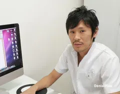 クローバー歯科・矯正歯科の歯科医師の宮野敬三先生