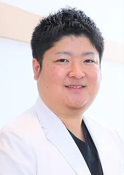 名古屋茶屋歯科・矯正歯科の歯科医師の荒木孝之先生