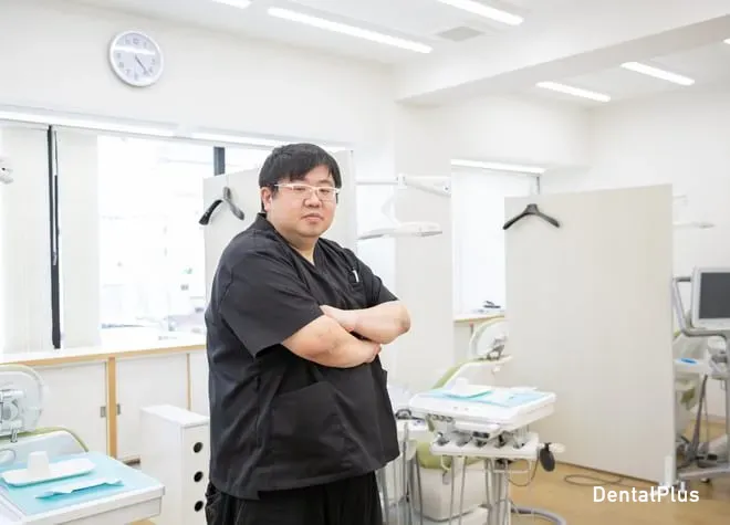 心斎橋DDデンタルクリニックの歯科医師の佐藤幸司先生