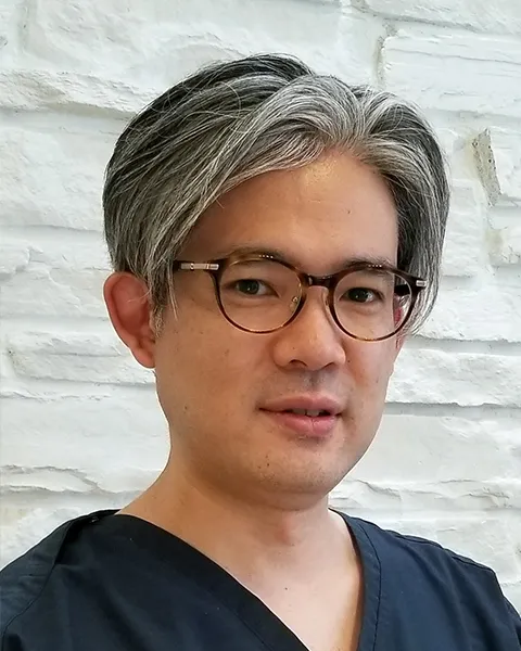 ソフィア矯正歯科クリニックの歯科医師の西川嘉明先生