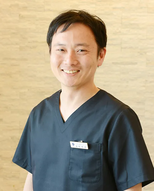 ともまつ歯科クリニックの歯科医師の友松哲郎先生