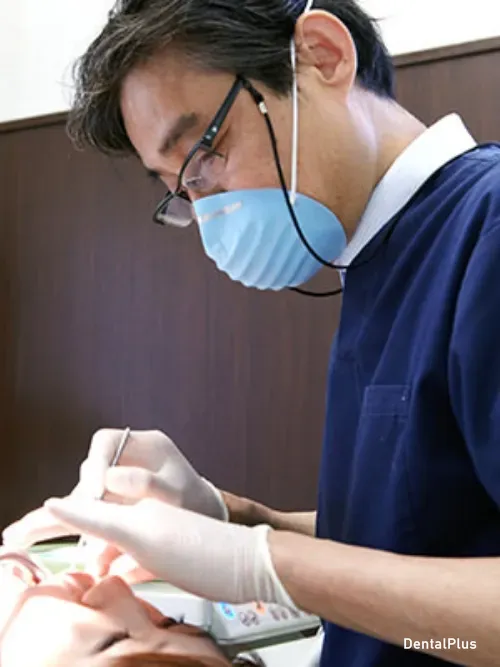 つかだ矯正歯科の歯科医師の塚田祥之先生